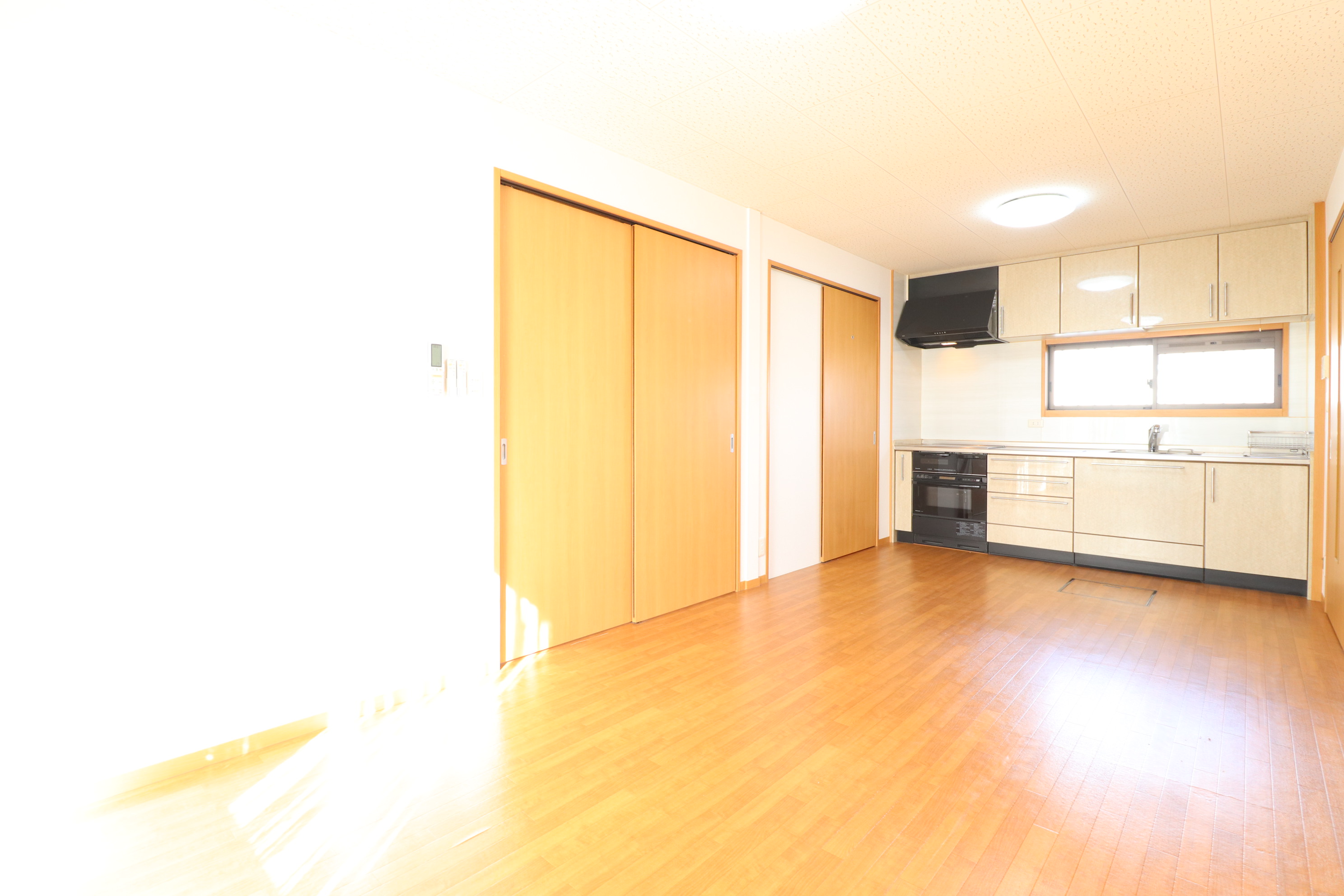 居室・リビング　10.5帖の広々リビング♪