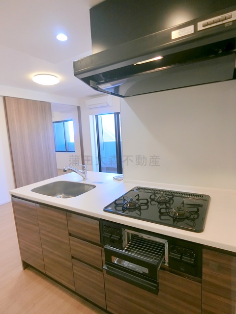 キッチン　3口ガスグリル付システムキッチン　カウンター