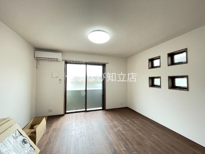 居室・リビング　同型写真（イメージ）