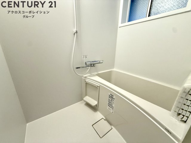 バス・シャワールーム　窓付きで換気が楽々