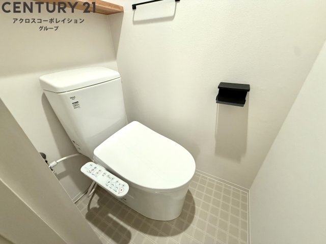 トイレ　温水洗浄便座付き
