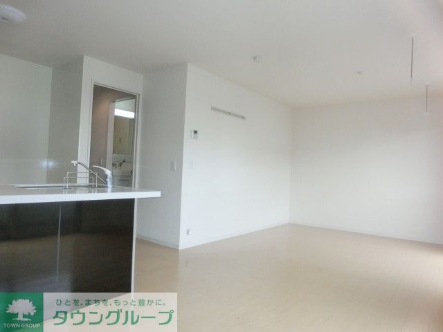 居室・リビング　明るいリビング