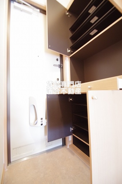 収納　シューズ収納