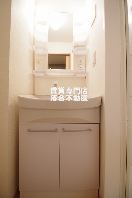 洗面設備　独立洗面化粧台付き