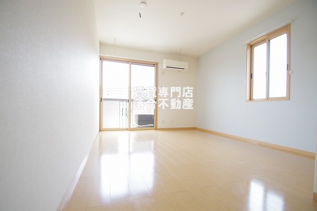 居室・リビング　明るくて清潔感のあるお部屋♪