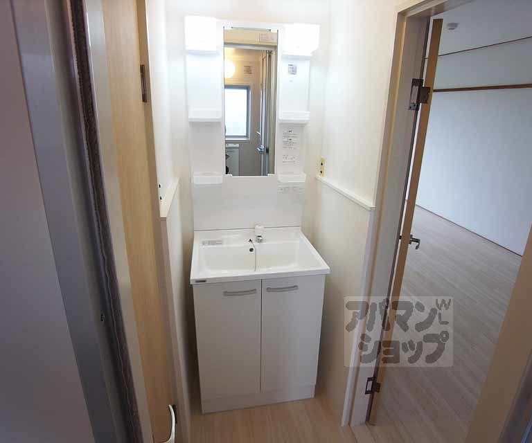 洗面設備　独立洗面台です！