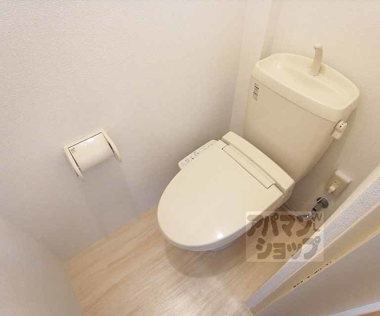 トイレ　ウォシュレット付き！