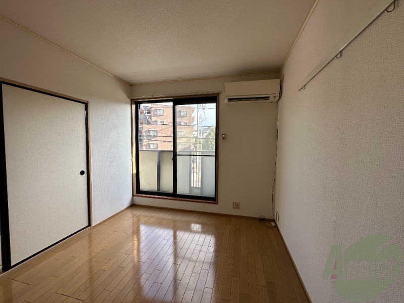 居室・リビング　６帖のダイニングキッチン。ご飯を食べるお部屋ですね。