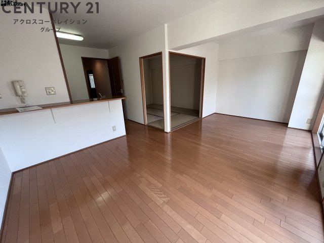 居室・リビング　リビング広々16帖♪