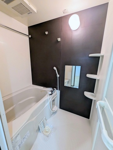バス・シャワールーム　浴室乾燥機付き