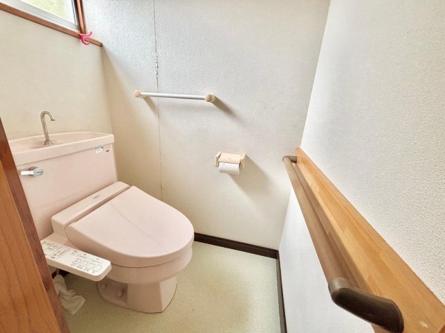 トイレ　トイレは洋式と男性用トイレあり