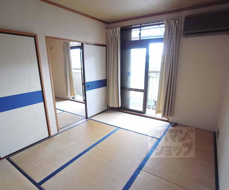 居室・リビング　６帖の和室。