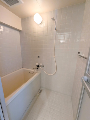 バス・シャワールーム　ゆとりの浴室