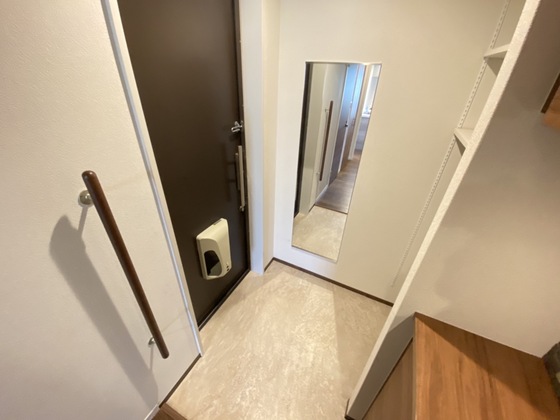 玄関　※別部屋の写真です