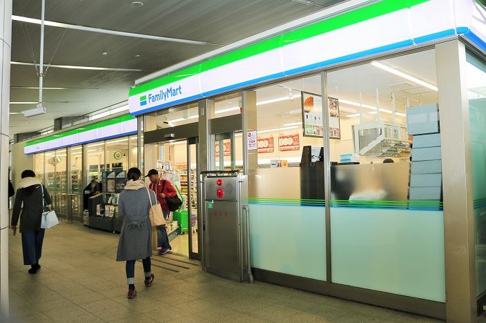 コンビニ　ファミリーマートTX浅草駅／S店（コンビニ）まで263m