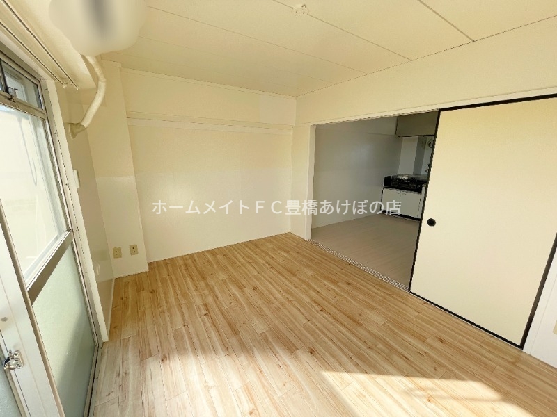 居室・リビング　同型別部屋写真