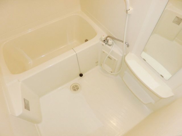 バス・シャワールーム　1日の疲れを洗い流すバスルーム