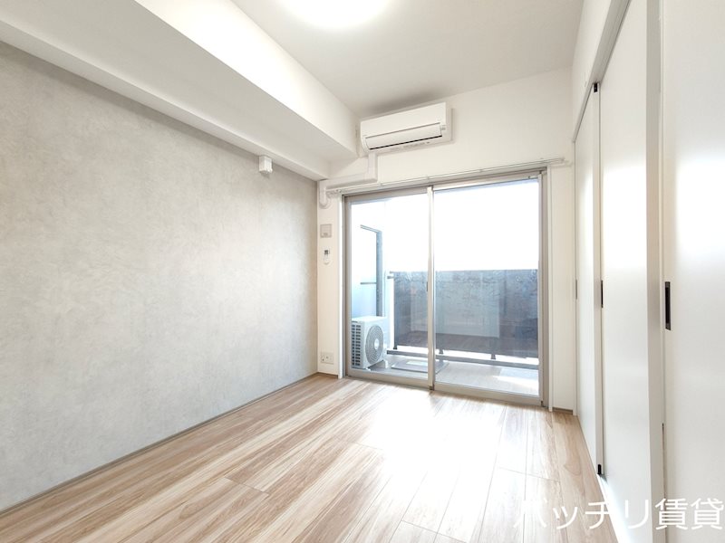 居室・リビング　別号室写真の為、現況を優先致します。