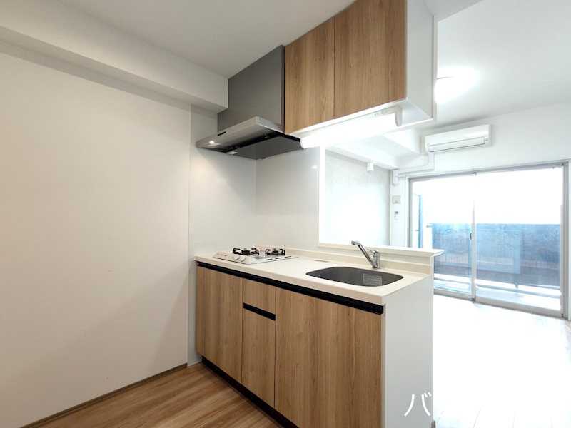 キッチン　別号室写真の為、現況を優先致します。