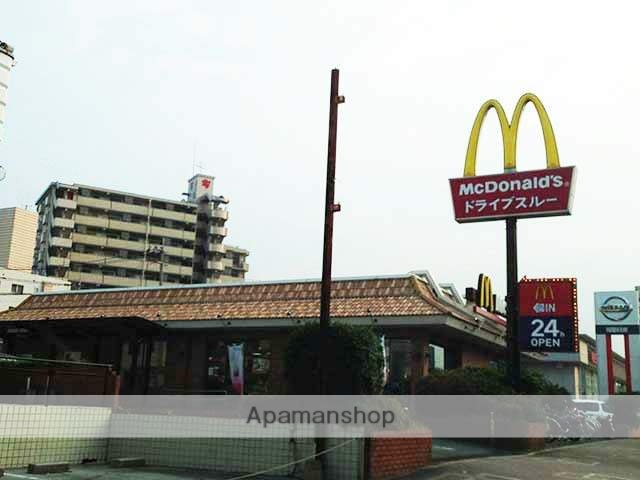 飲食店　マクドナルド到津店（飲食店）まで76m