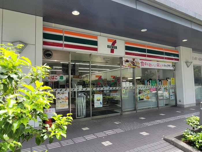 コンビニ　セブンイレブン　東伏見駅南口店（コンビニ）まで172m