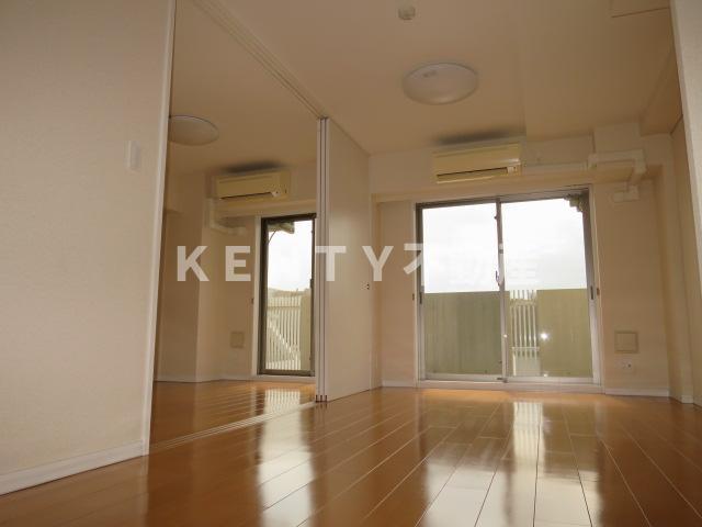 居室・リビング　ゆったり過ごせる居間です