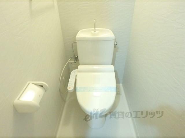 トイレ　ウォシュレット付です