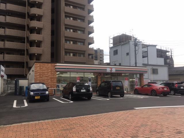 コンビニ　セブンイレブン（コンビニ）まで72m