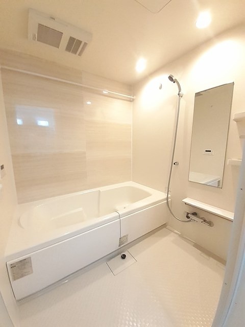 バス・シャワールーム　追い炊き機能付きです。