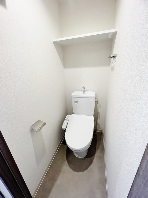 トイレ　温水洗浄便座