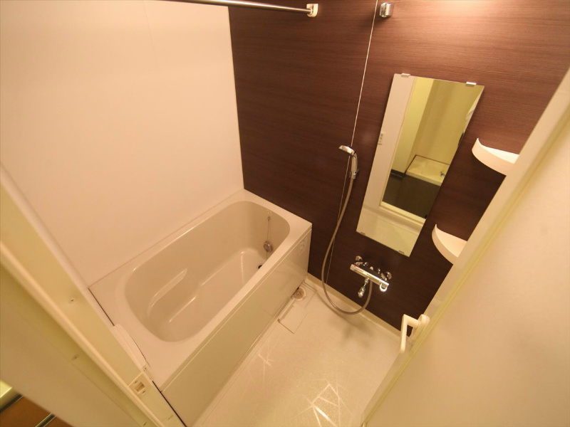 バス・シャワールーム　浴室暖房乾燥機付　追い焚き付お風呂