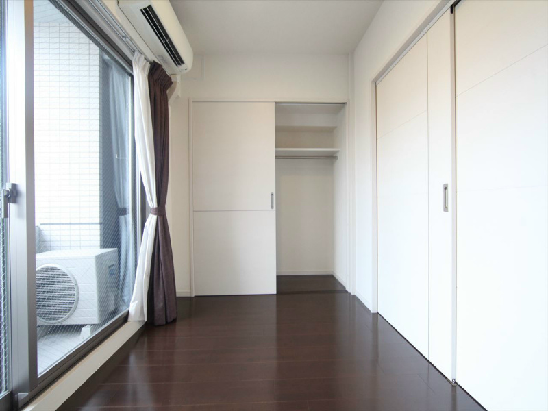 収納　洋室4.3帖　クローゼット付（収納充実してます）