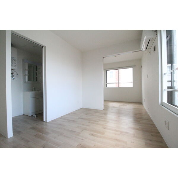 居室・リビング　使いやすい間取りのリビング♪