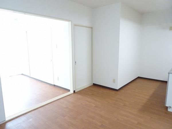 居室・リビング　室内きれいです！