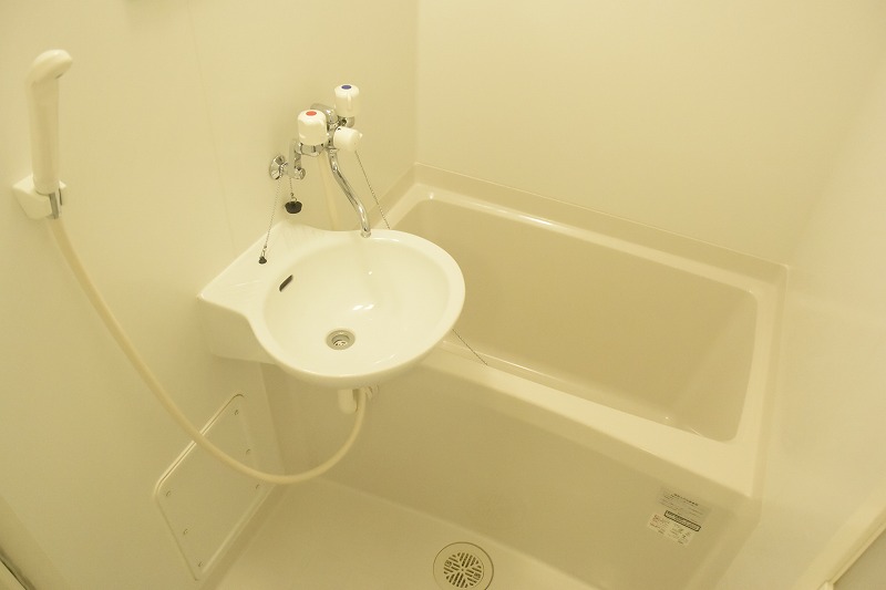 バス・シャワールーム　1日の疲れを癒せます