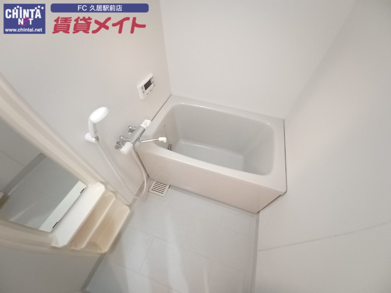 バス・シャワールーム　同建物の別部屋写真です