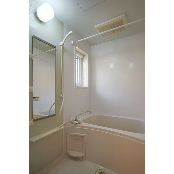 バス・シャワールーム　同じ建物の別の部屋