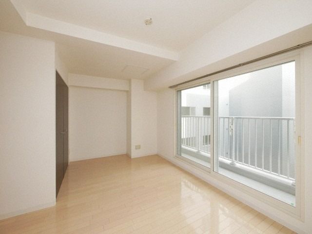 居室・リビング　同物件・別部屋の写真です