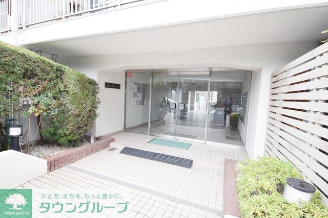 エントランス　★広々としたエントランスです★
