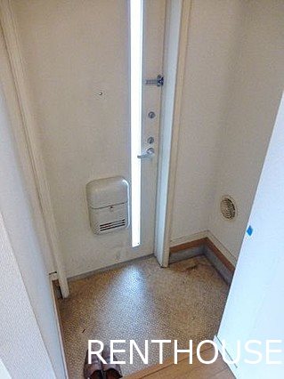玄関　別号室の写真になります