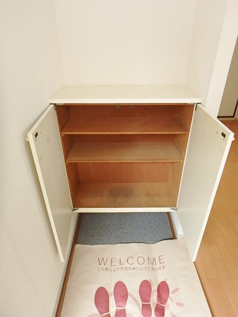 玄関　玄関靴箱