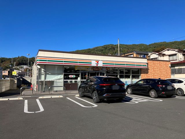 コンビニ　セブンイレブン　下諏訪大社通り店（コンビニ）まで307m