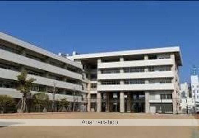 中学校　丸亀市立西中学校（中学校）まで900m