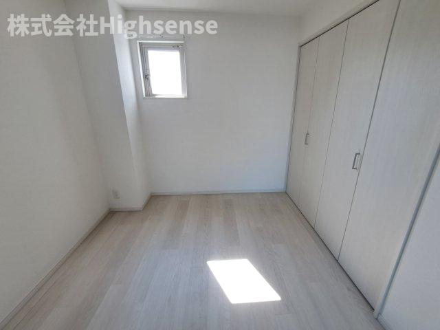 その他部屋・スペース　落ち着いて過ごせるお部屋なので、寝室にいかがでしょうか