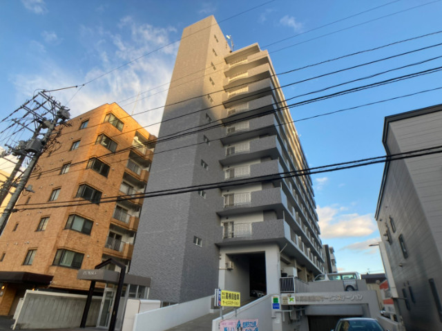 建物外観　札幌市中央区南八条西「ＰＬＵＭＯＳＵＳ」