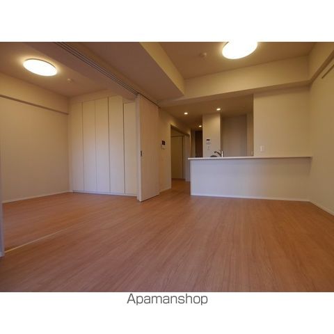 コンフォリア滝野川の居間写真