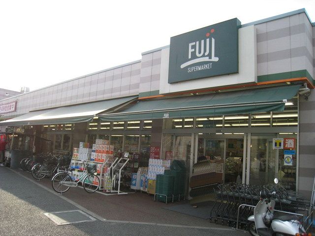 コンビニ　Fuji百草園店（コンビニ）まで380m