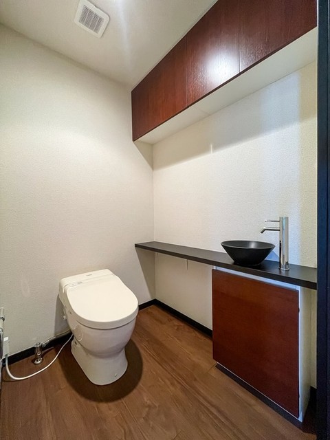 トイレ　※写真は同タイプ住戸です。