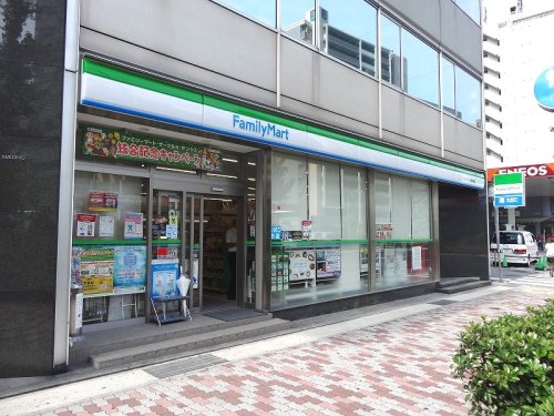 コンビニ　ファミリーマート 東川崎町店（コンビニ）まで280m