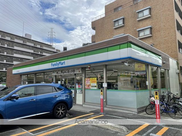 コンビニ　ファミリーマート（コンビニ）まで808m